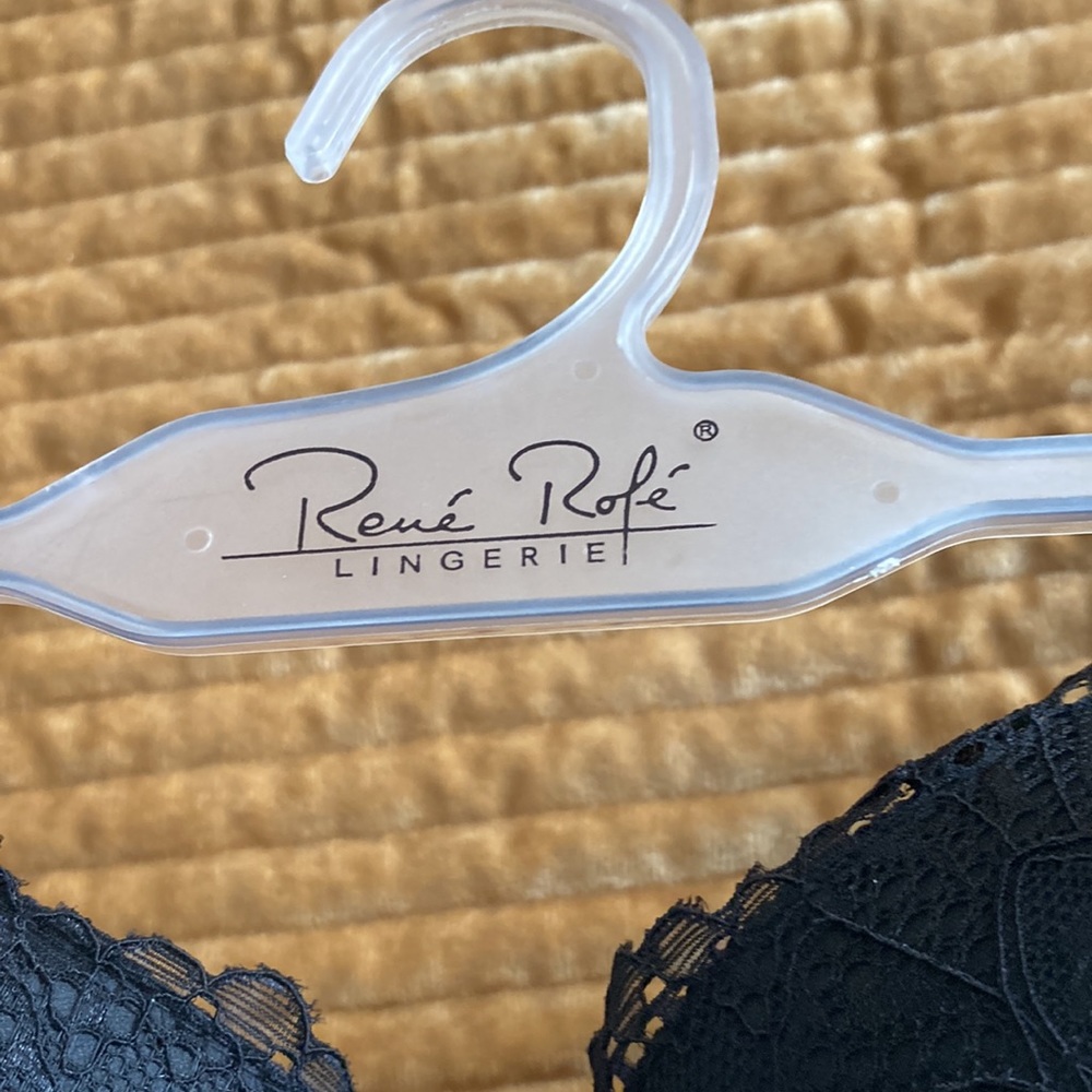 Set of 3 NWOT Lace Padded under wire Bra size 36C - Picture 6 of 6